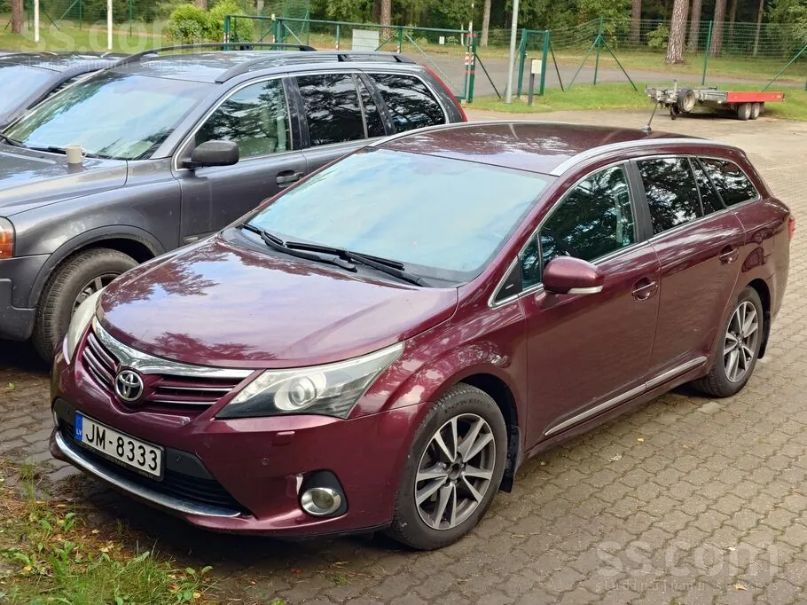 Toyota Avensis 2013 photo 2
