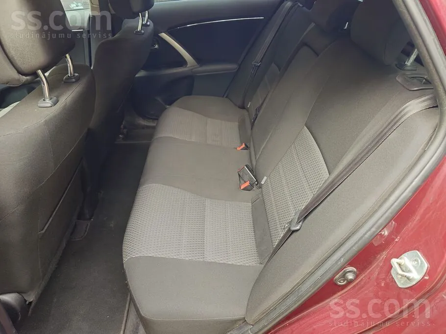 Toyota Avensis 2013 photo 5