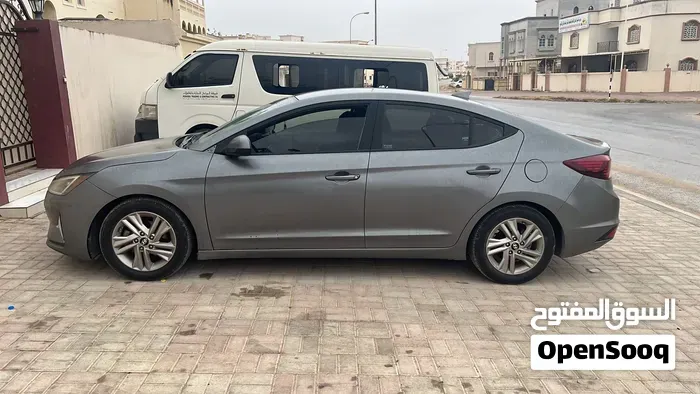 Hyundai Elantra 2019 photo 2
