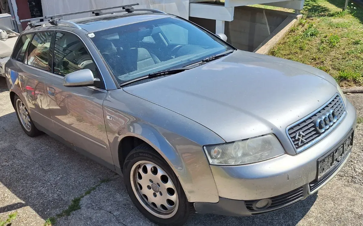 Audi A4 2003 photo 2
