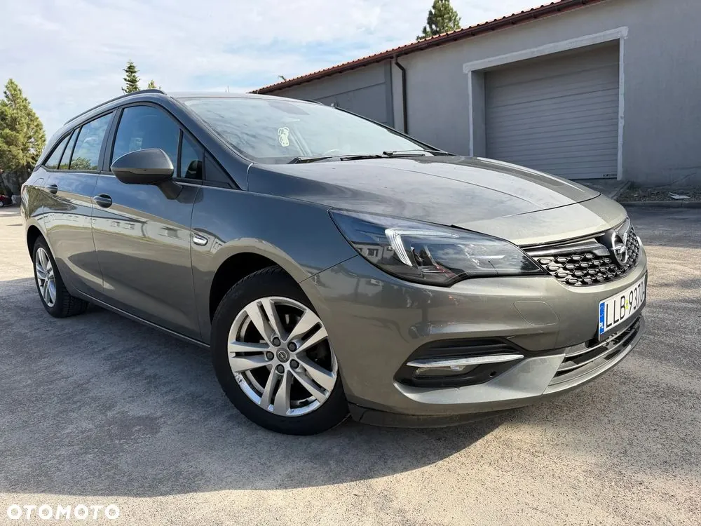 Opel Astra 2020 photo 2