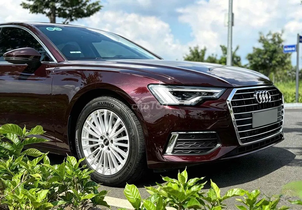 Audi A6 2022 photo 2