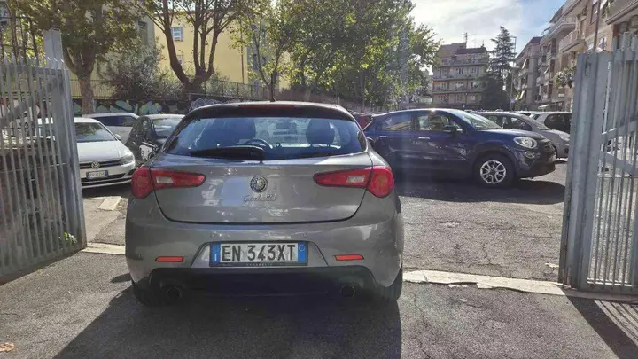 Alfa Romeo Giulietta 2012 photo 4