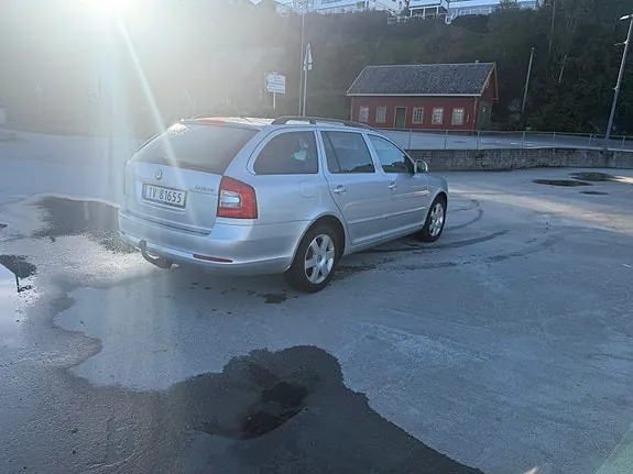 Skoda Octavia 2012 photo 5