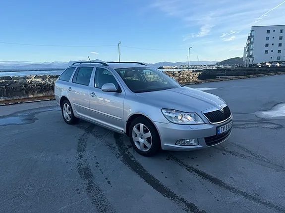 Skoda Octavia 2012 photo 3