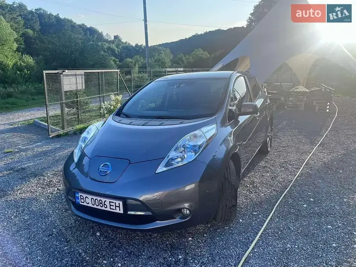 Nissan Leaf 2015 photo 2