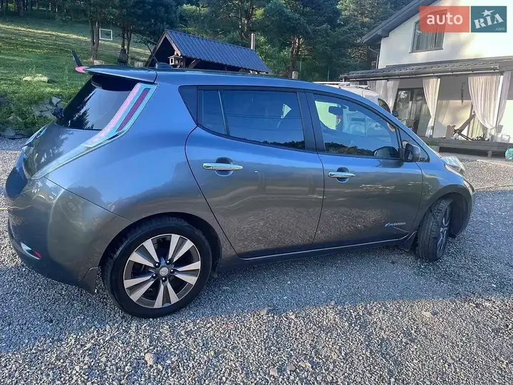 Nissan Leaf 2015 photo 3