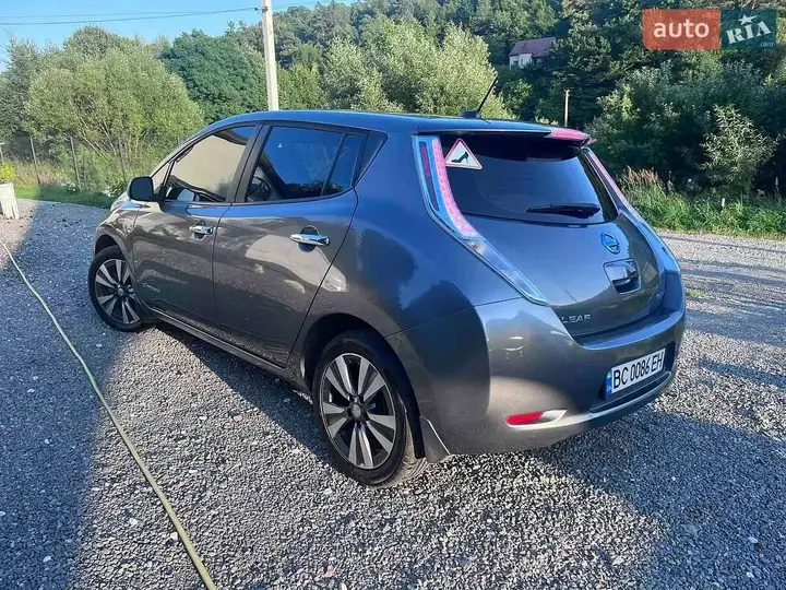 Nissan Leaf 2015 photo 5