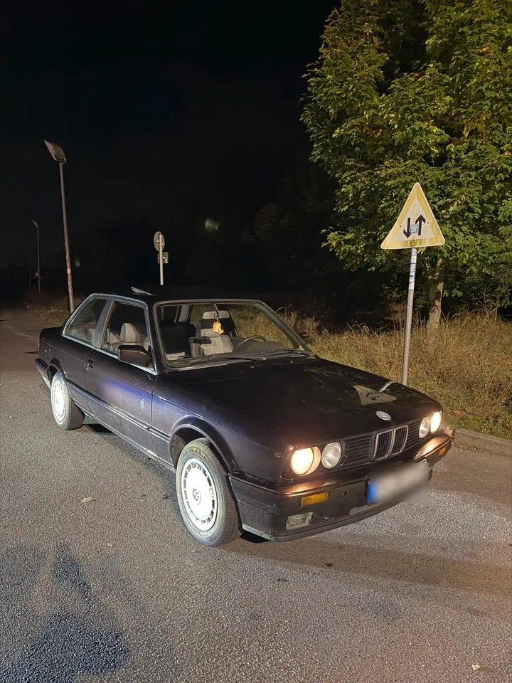 BMW E30