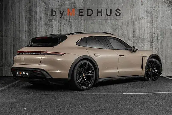 Porsche Taycan 4