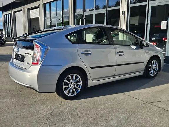 Toyota Prius 2014 photo 4