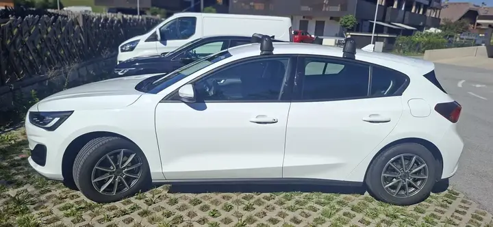 Ford Focus 2022 photo 2