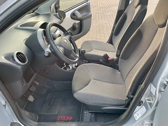 Toyota Aygo 2012 photo 5