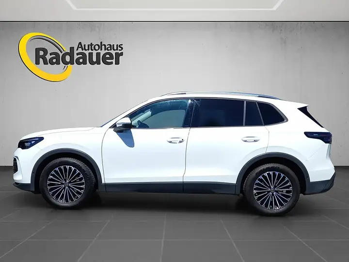 Volkswagen Tiguan 2024 photo 2
