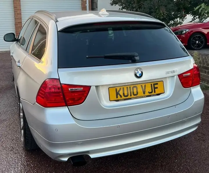 BMW 3 Series 2010 photo 3