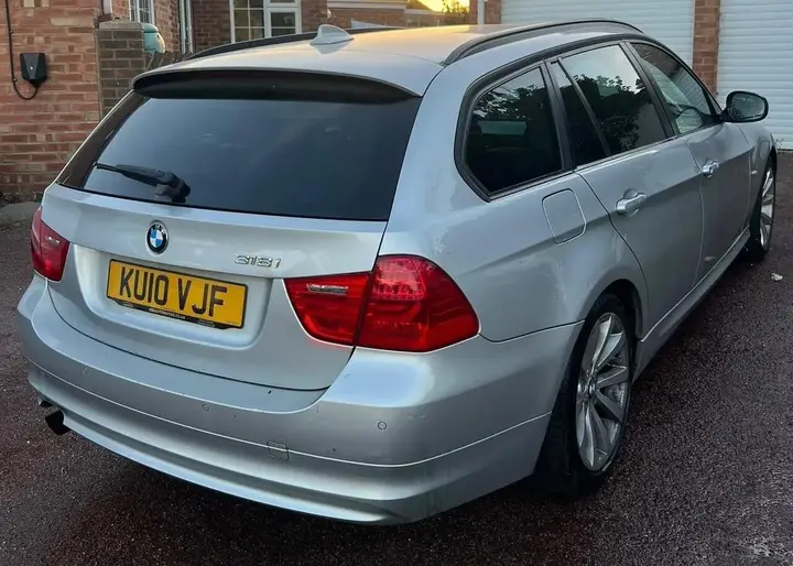 BMW 3 Series 2010 photo 5