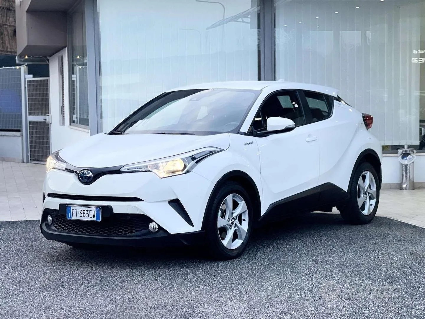Toyota C-Hr 2018 photo 3