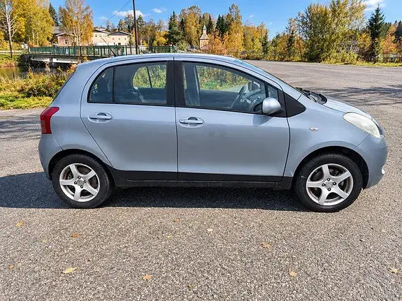 Toyota Yaris 2006 photo 3