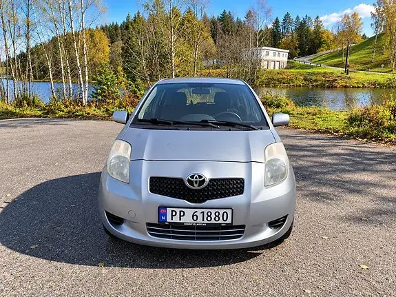 Toyota Yaris 2006 photo 2