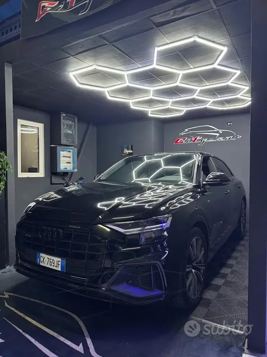 Audi Q8 2023 photo 2