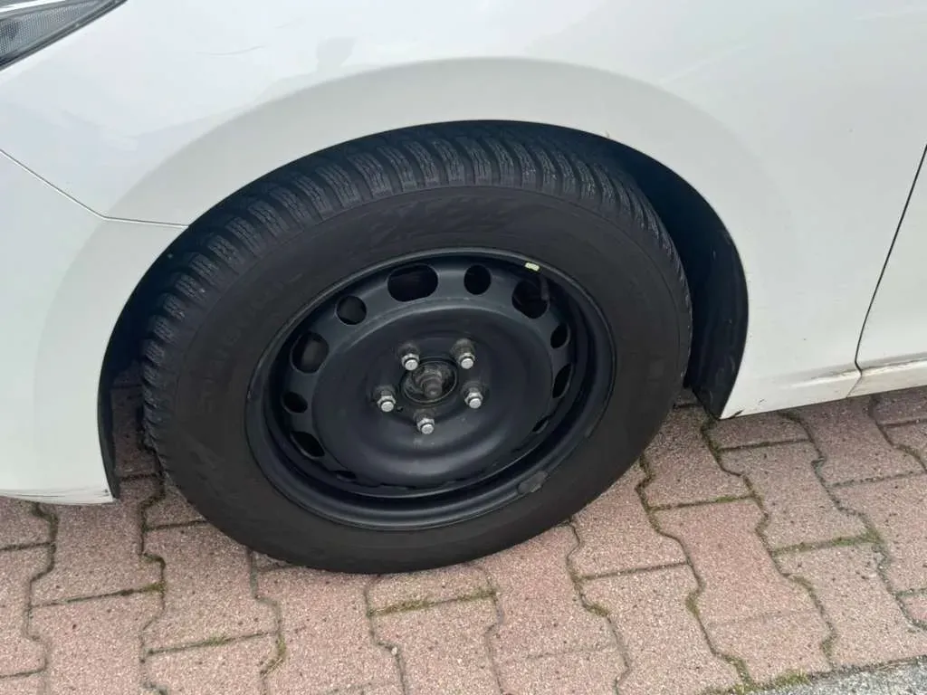 Mazda Mazda3 2015 photo 3