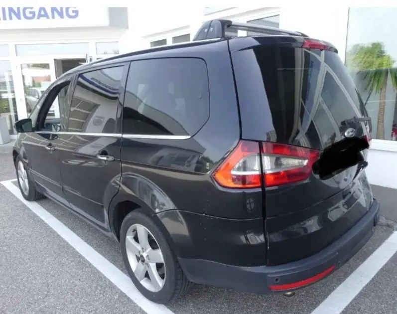 Ford Galaxy 2010 photo 3