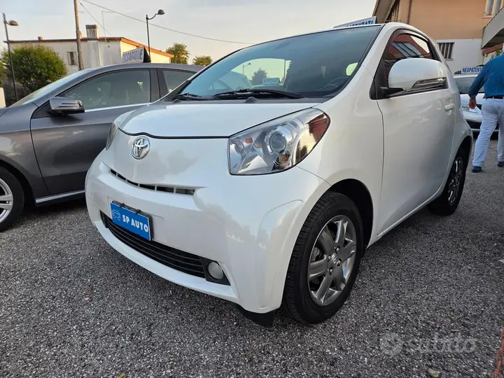 Toyota Iq 2009 photo 2