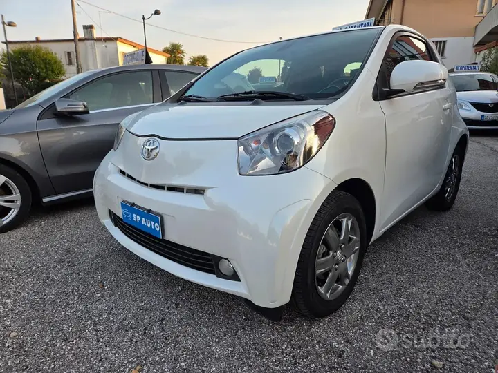 Toyota Iq