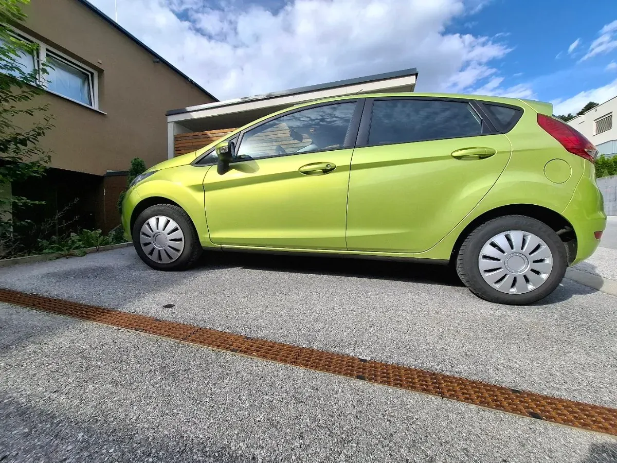 Ford Fiesta 2010 photo 3