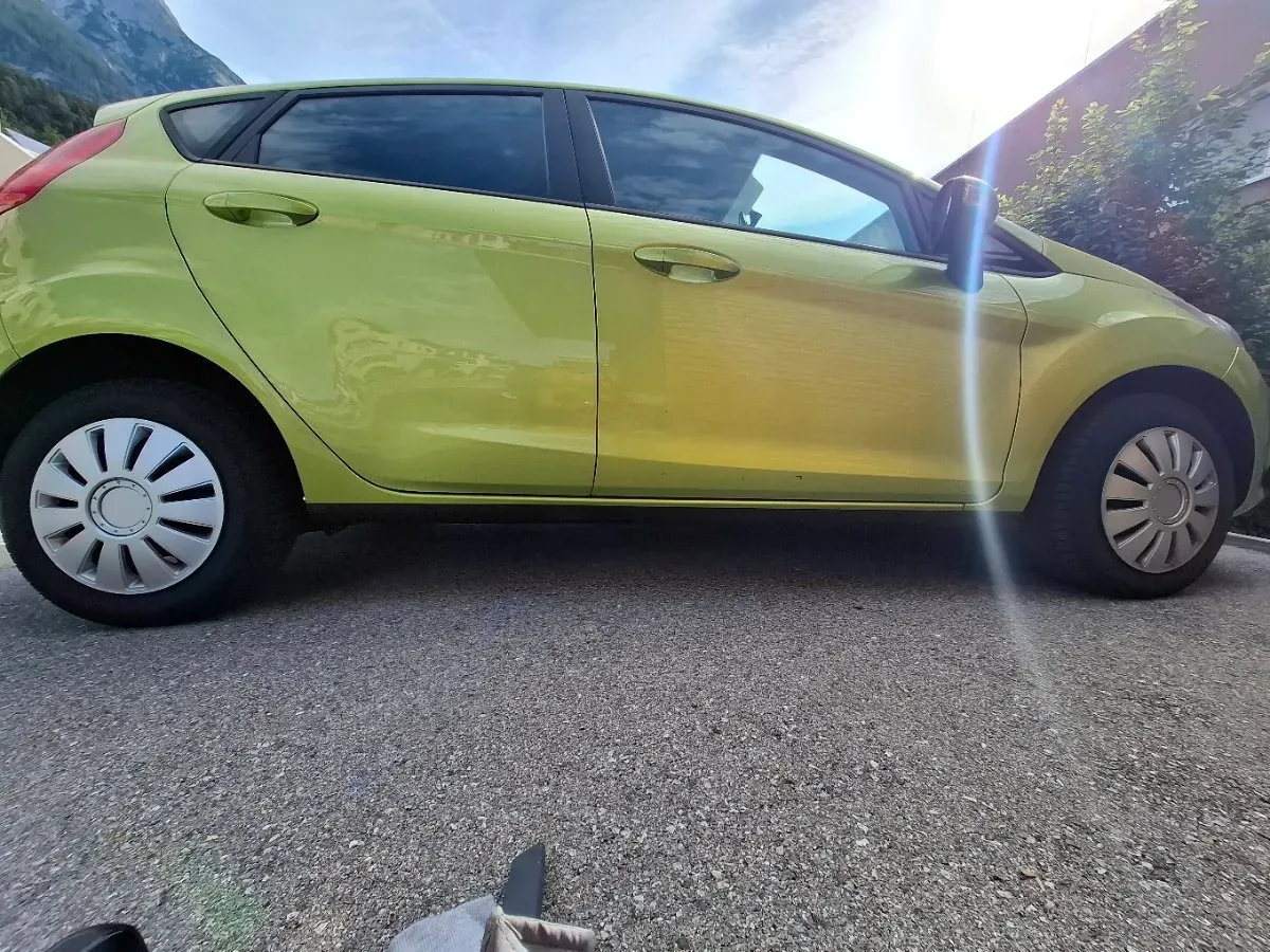 Ford Fiesta 2010 photo 2