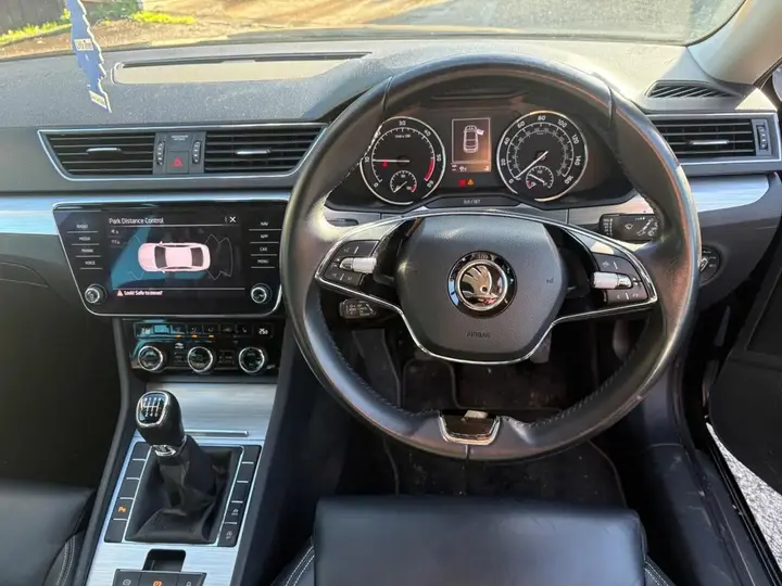 Skoda Superb 2021 photo 2