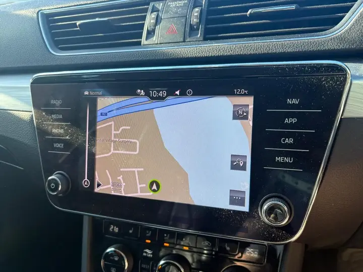 Skoda Superb 2021 photo 3