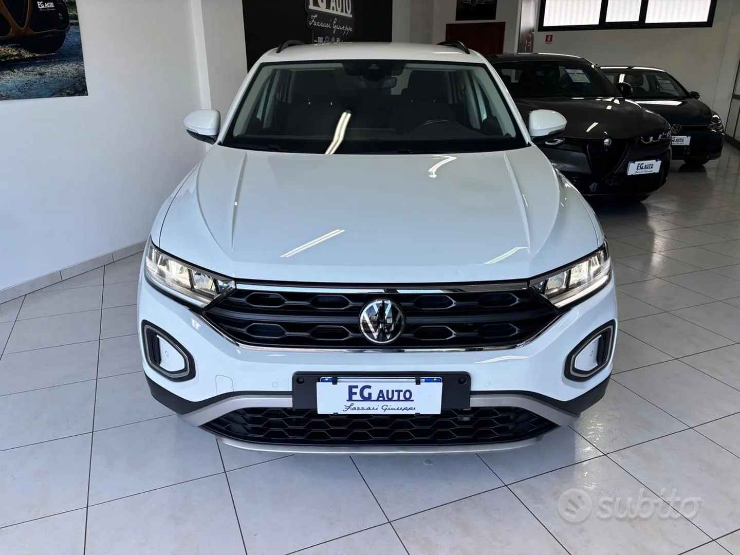 Volkswagen T-Roc 2022 photo 2