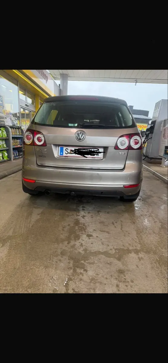 Volkswagen Golf 2011 photo 3