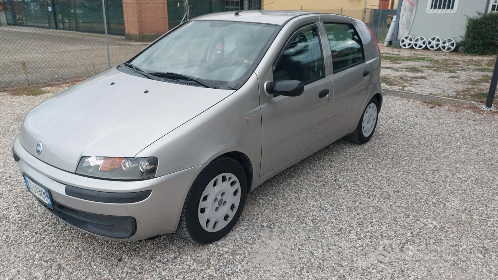 Fiat Punto 2002 photo 2