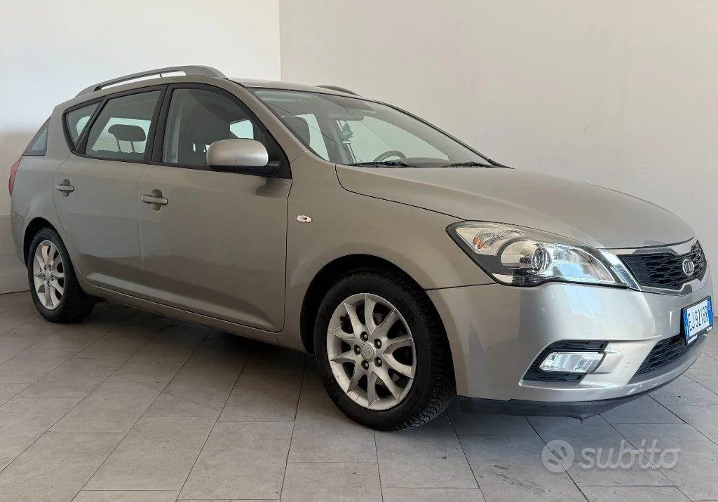 Kia Ceed 2011 photo 3