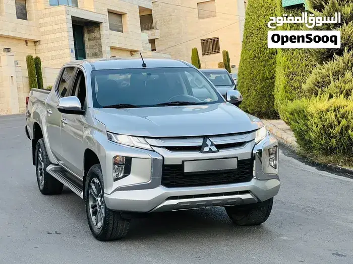 Mitsubishi L200 2022 photo 2