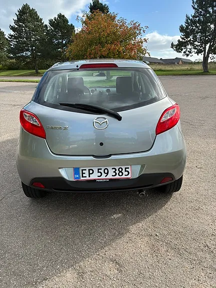 Mazda 2 2012 photo 5