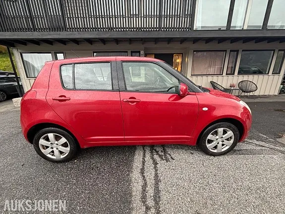 Suzuki Swift 2010 photo 4