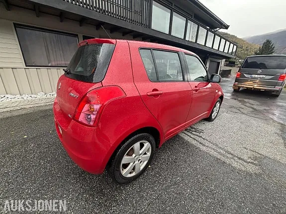 Suzuki Swift 2010 photo 5