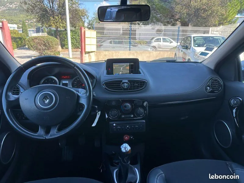 Renault Clio 2011 photo 4
