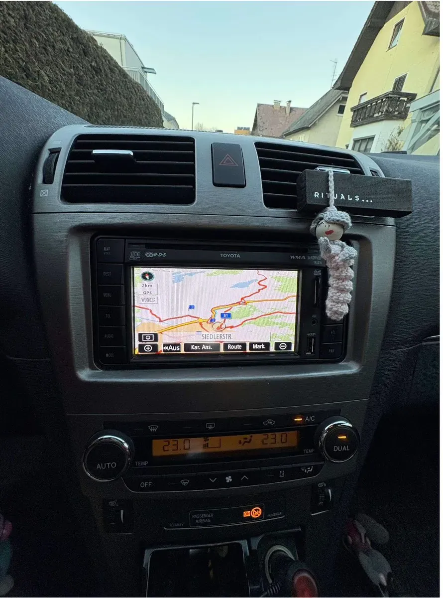 Toyota Avensis 2011 photo 3