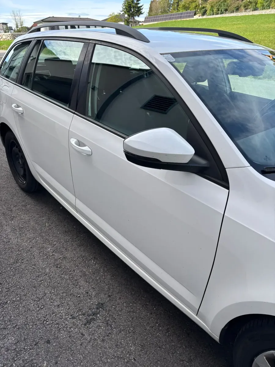 Skoda Octavia 2013 photo 2