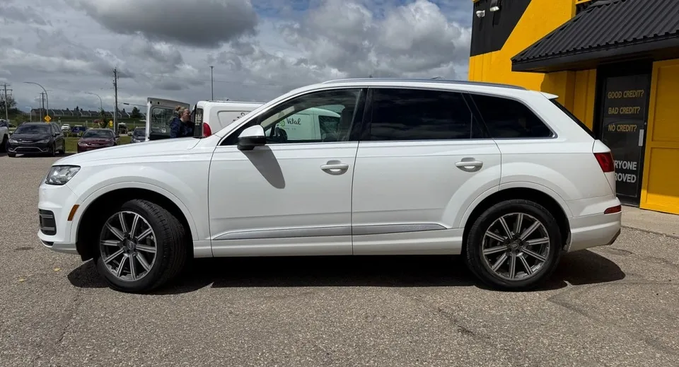 Audi Q7 2017 photo 2