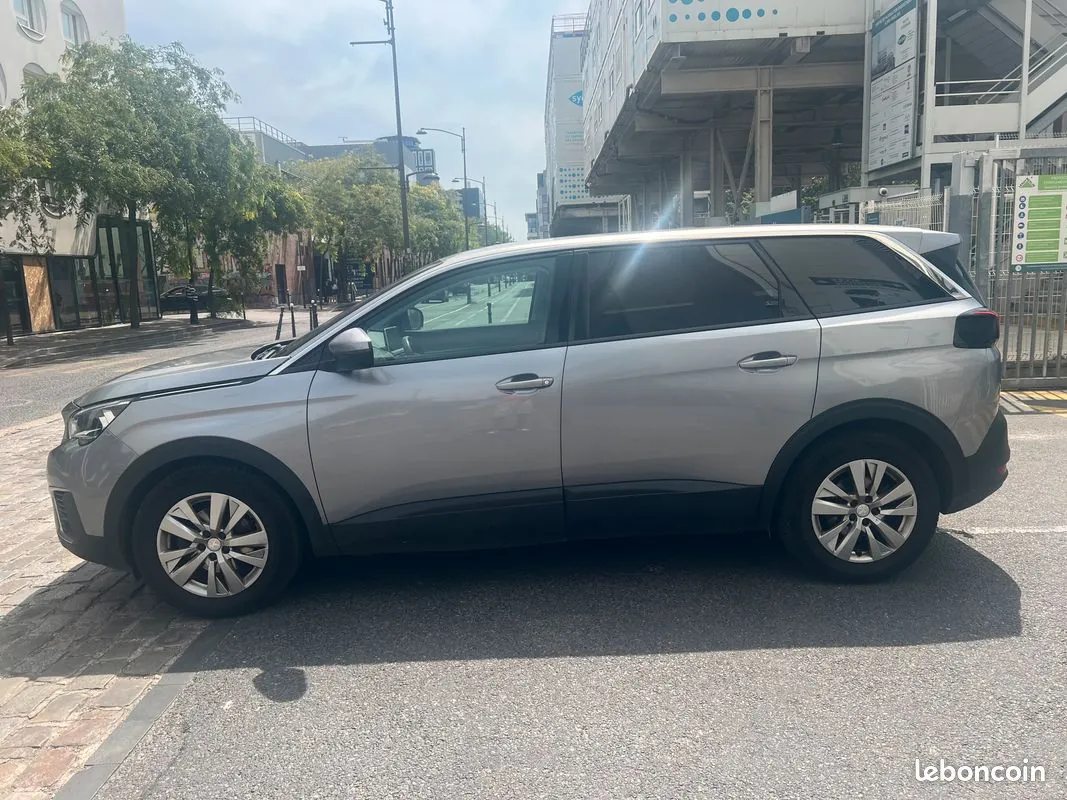 Peugeot 5008 2020 photo 2