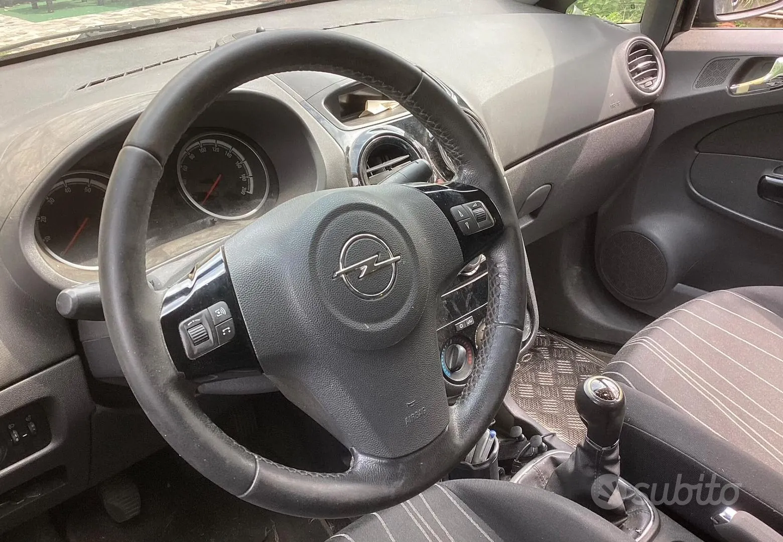 Opel Corsa 2009 photo 2