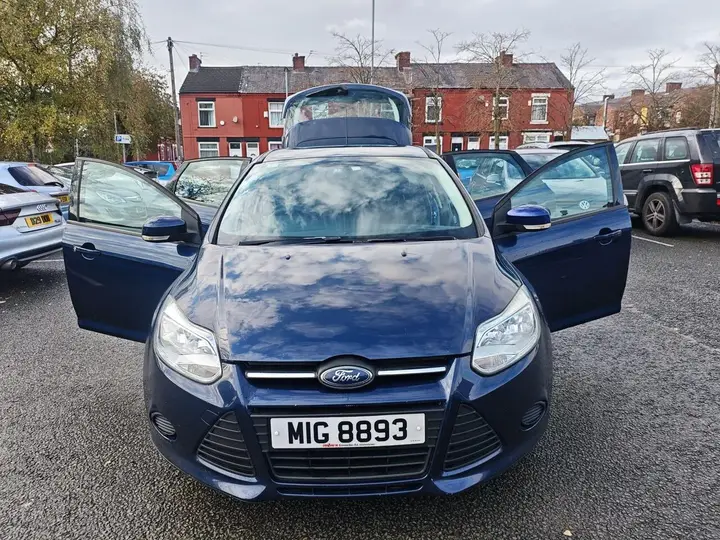 Ford Focus 2013 photo 3