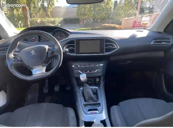 Peugeot 308 2013 photo 3
