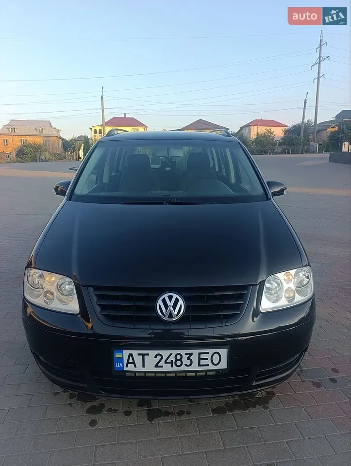 Volkswagen Touran 2003 photo 2