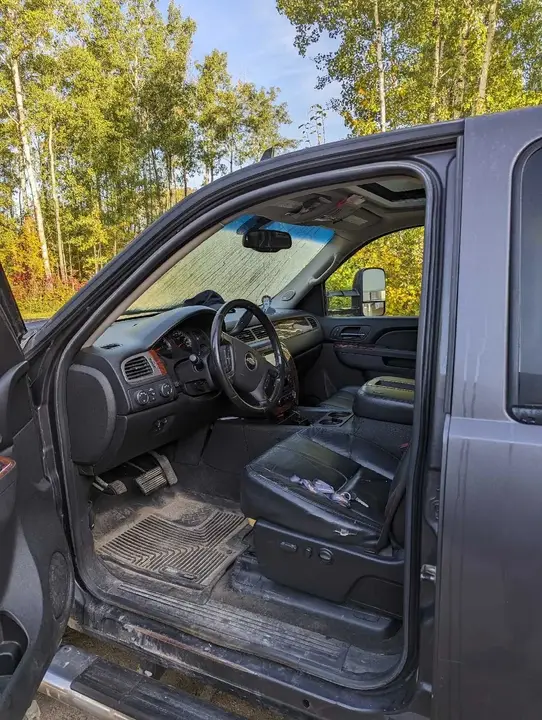 Chevrolet Silverado 2500 2010 photo 3